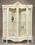 Casa Padrino Luxus Barock Vitrine Wei� / Cremefarben / Mehrfarbig / Gold - Handgefertigter Vitrinenschrank mit 2 T�ren - Prunkvolle Barock M�bel - Luxus Qualit�t - Made in Italy
