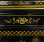 Casa Padrino Luxus Barock Vitrine im chinesischen Stil Schwarz / Gold - Handgefertigter Barock Vitrinenschrank mit 4 T�ren und 3 Schubladen - Barock M�bel - Edel & Prunkvoll