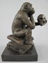 Casa Padrino Bronze Deko Figur Affe H. 14 cm - Bronze Skulptur - Deko Accessoires