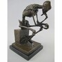 Casa Padrino Bronze Deko Skulptur Skelett Bronze / Schwarz H. 25 cm - Deko Accessoires
