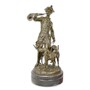 Casa Padrino Luxus Bronze Skulptur J�ger mit Hunden Bronze / Schwarz 31 x 31 x H. 72,3 cm - Bronzefigur mit Marmorsockel - Deko Figur 