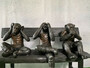 Casa Padrino Luxus Bronze Skulptur 3 Affen auf Sitzbank 112 x 46 x H. 76 cm - Wohnzimmer Deko Figur - Luxus Deko Accessoires