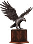 Casa Padrino Luxus Deko Skulptur Adler Bronze / Braun 40 x 20 x H. 37 cm - Bronze Deko Skulptur mit Holzsockel - Bronze Deko Figur - Schreibtisch Deko - Wohnzimmer Deko - Luxus Qualit�t