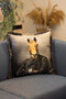 Casa Padrino Luxus Deko Kissen Gentleman Pferd Mehrfarbig 45 x 45 cm - Bedrucktes Samt Kissen mit Fransen - Luxus Deko Accessoires
