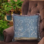 Casa Padrino Luxus Deko Kissen Str�ucher mit Blumen & V�gel Blau / Mehrfarbig / Grau 45 x 45 cm - Bedrucktes Samt Kissen mit Fransen - Luxus Deko Accessoires