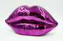 Casa Padrino Luxus Deko Lippen Chrom Violett 46 x H. 25 cm - Kunstharz Deko Kuss Mund Lippen - Wohnzimmer Deko Accessoires 