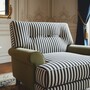 Casa Padrino Luxus Samt Sessel Gr�n / Wei� / Schwarz / Messing 105 cm - Wohnzimmer & Hotel M�bel - Luxus M�bel