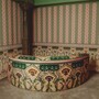 Casa Padrino Luxus Samt Sofa mit Barocken Musterstoff Rosa / Bunt 220 cm - Hotel M�bel - Wohnzimmer M�bel - B�ro M�bel - Luxus M�bel