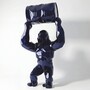 Casa Padrino XXL Garten Deko Skulptur Gorilla mit Fass Metallic Blau H. 250 cm