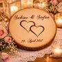 Baumscheibe mit Gravur Doppelherz Namen und Datum Hochzeit Jahrestag
