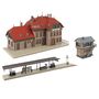 Faller Bausatz H0 190035 Aktions Set Bahnhof Passendorf mit Figuren u. Bahnsteig