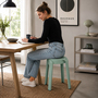 Kunststoff-Hocker Hellgr�n stapelbar leichter Sitzhocker Innen & Au�en