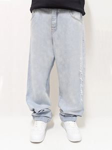 Supreme Baggy Jeans mit Supreme-Stickerei