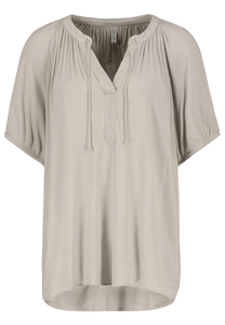 Luftige Viskosebluse mit V-Ausschnitt und Kurzarm