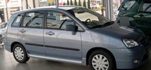 Seitenleisten-Satz f�r Suzuki Liana Steilheck 5-T�rer 2001-2007