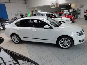 Seitenleisten-Satz f�r Skoda Octavia III Steilheck 5-T�rer  2013-
