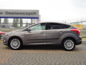 Seitenleisten-Satz f�r Ford Focus DYB Steilheck 5-T�rer  2011-