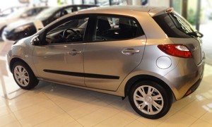 Seitenleisten-Satz f�r Mazda 2 Steilheck 5-T�rer  2011-