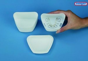 Prothesendose mit Siebeinsatz, wei�