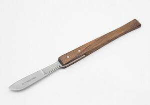 chirurgisches Skalpell, anatomisch, mit Holzgriff, bauchig 45 mm Klinge