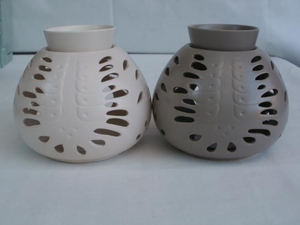 Duftlampe aus Keramik in Taupe oder Altweiß, 15 cm (Farbe: taupe)