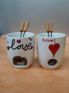 Fondue Becher LOVE aus Keramik (Form: Bild rechts)