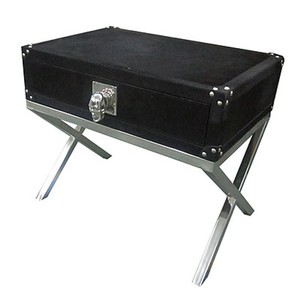 Casa Padrino Konsole Skull mit schwarzem Kunstfell 60x40x50cm