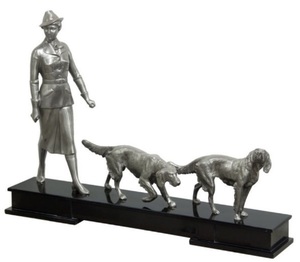 Casa Padrino Luxus Bronzefiguren Jgerin und Hunde Silber / Schwarz 61 x 11 x H. 45 cm - Luxus Dekofiguren mit Holzsockel 