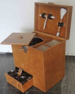 Casa Padrino Luxus Echtleder Minibar / Kofferbar mit Zubeh�r 32 x 23 x H. 36 cm - Luxus Qualit�t