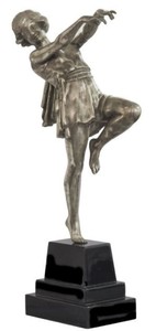 Casa Padrino Luxus Bronzefigur tanzende Dame Silber / Schwarz 22 x 11 x H. 51 cm - Dekofigur auf Holzsockel
