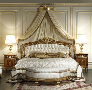 Casa Padrino Luxus Barock Schlafzimmer Set Wei / Braun / Gold - 1 Doppelbett mit Kopfteil & 1 Baldachin & 2 Nachttische & 1 Sitzbank - Barock Schlafzimmer Mbel - Barock Hotel Mbel
