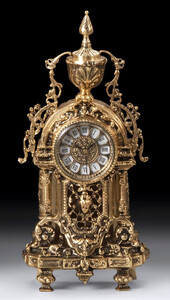 Casa Padrino Luxus Barock Tischuhr Gold 20 x H. 36 cm - Handgefertigte Bronze Uhr im Barockstil - Barock Schreibtischuhr - Barock Schreibtisch Deko - Barock Deko Accessoires - Barockstil Uhren