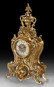 Casa Padrino Luxus Barock Tischuhr Gold 26 x H. 47 cm - Handgefertigte Bronze Uhr im Barockstil - Barock Schreibtischuhr - Barock Schreibtisch Deko - Barock Deko Accessoires - Barockstil Uhren
