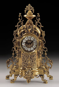 Casa Padrino Luxus Barock Tischuhr Gold 30 x H. 49 cm - Handgefertigte Bronze Uhr im Barockstil - Barock Schreibtischuhr - Barock Schreibtisch Deko - Barock Deko Accessoires - Barockstil Uhren