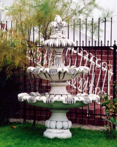 Casa Padrino Barock Springbrunnen mit dekorativer Lilie Wei� / Braun  129 x H. 175 cm - Prunkvoller Gartenbrunnen im Barockstil - Runder Gartendeko Stein Brunnen - Barock Garten Deko Accessoires