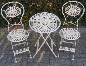 Jugendstil Gartenmöbel Set Altweiss - 1 Tisch, 2 Stühle - Eisen - Garten Möbel Barock