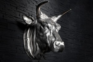 Casa Padrino Designer Stierkopf Torero H�he: 53 cm, Breite: 63 cm, Tiefe: 53 cm edle Skulptur aus Aluminium, vernickelt - Edel & Prunkvoll