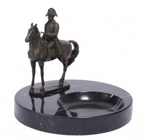 Casa Padrino Luxus Jugendstil  mit Bronzefigur Napoleon auf Pferd