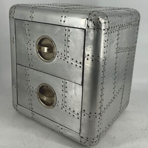 Casa Padrino Aluminium Flugzeug Flieger Nachttisch mit 2 Schubladen Silber H. 50 cm