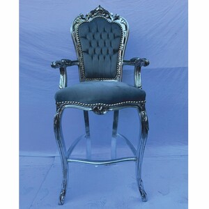 Casa Padrino Barock Samt Barstuhl mit Armlehnen Grau / Silber - Barock Bar M�bel