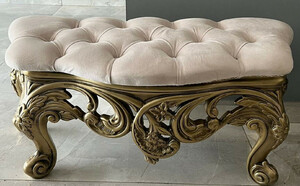 Casa Padrino Luxus Barock Hocker mit Glitzersteinen Creme / Gold - Handgefertigter Barockstil Sitzhocker - Barockstil Fuhocker - Antik Stil Hocker - Mbel im Barockstil - Barock Mbel