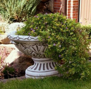 Casa Padrino Barock Garten Deko Blumentopf Grau 36 x 26 x H. 40 cm - Ovaler Pflanzentopf im Barockstil - Barock Garten Deko - Barock Terrassen Deko - Barock Deko Accessoires