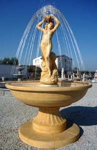 Casa Padrino Jugendstil Gartenbrunnen mit Jungfrau Skulptur Beige  160 x H. 222 cm - Springbrunnen - Gartendeko Brunnen