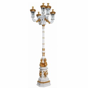 Casa Padrino Barock Gusseisen Gartenlaterne Wei� / Gold H. 310 cm - Prunkvolle Barock Au�enstehleuchte - Barock Au�enbeleuchtung