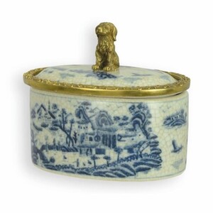 Casa Padrino Barock Porzellan Zuckerdose mit Deckel Creme / Blau / Messing H. 12 cm