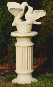 Casa Padrino Barock S�ule mit Korb und Tauben Sandfarben 40 x 30 x H. 108 cm - Prunkvolle Gartens�ule im Barockstil - Gartendeko Stein S�ule - Barock Garten & Terrassen Deko Accessoires