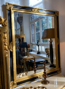 Casa Padrino Barock Spiegel Gold / Schwarz - Barockstil Spiegel mit Verzierungen - Barock Garderoben Spiegel - Rechteckiger Barockstil Wandspiegel - Barock Mbel - Mbel Barockstil