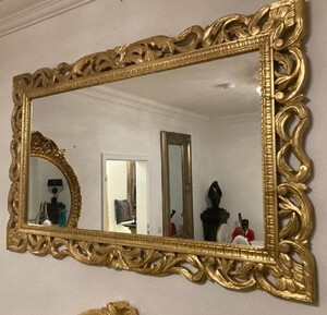 Casa Padrino Barock Spiegel Gold - Rechteckiger Wandspiegel mit eleganten Verzierungen - Barockstil Wandspiegel - Barock Garderoben Spiegel - Barock Mbel - Edel & Prunkvoll