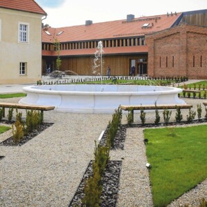 Casa Padrino Barock Springbrunnen Umrandung Grau  700 cm - Barock Garten Deko