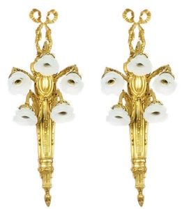 Casa Padrino Barock Wandleuchten Set Gold / Wei� 35 x 25 x H. 95 cm - Prunkvolle vergoldete Bronze Wandlampen mit rosenf�rmigen Glas Lampenschirmen